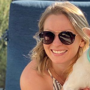 Meet your Posher, Caitlin